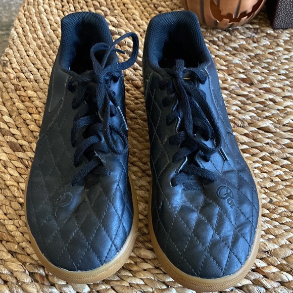 Nike “10D” kids soccer shoes size 3.5Y - Picture 7 of 8